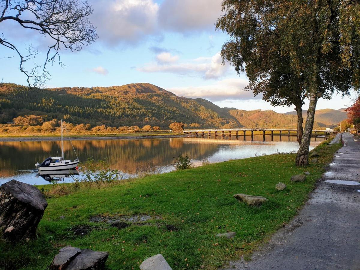 ドルゲラウ Snowdonia Mawddach Escapeヴィラ エクステリア 写真