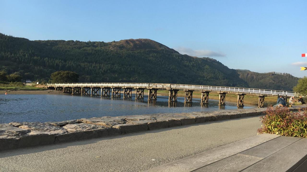 ドルゲラウ Snowdonia Mawddach Escapeヴィラ エクステリア 写真