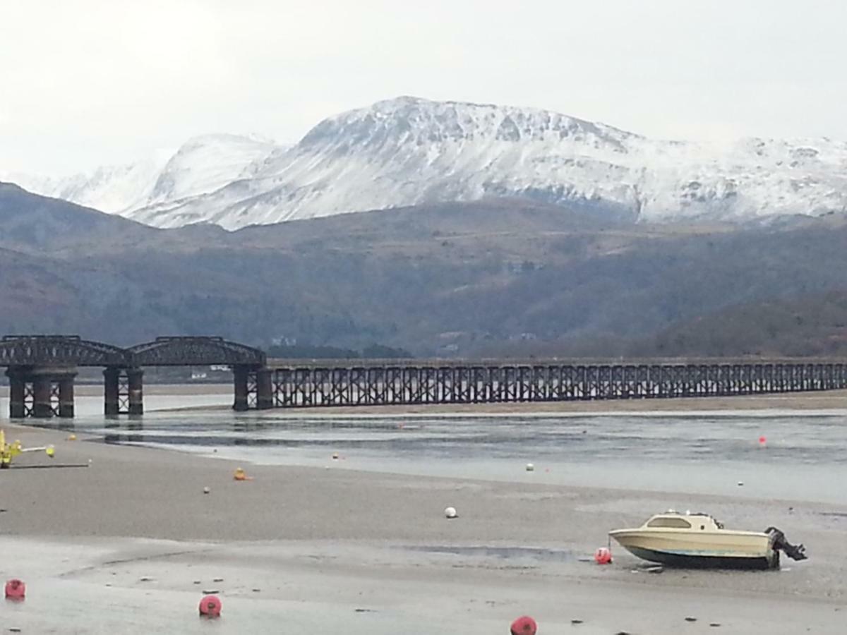 ドルゲラウ Snowdonia Mawddach Escapeヴィラ エクステリア 写真
